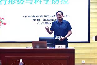 世体：拉波尔塔赛后进更衣室鼓励巴萨将士，称为球队感到自豪